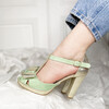 Salomé plateforme en velours menthe et champagne
