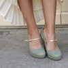 Escarpin plateforme en velours vert sauge et champagne