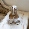 Sandale Charlotte en cuir lisse blanc et  fines paillettes blanches