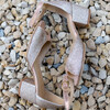 Sandale Charlotte en fines paillettes or blond et irisé or rose
