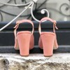 Escarpin en velours corail clair