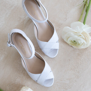 Salomé brides croisées cuir lisse blanc et paillettes