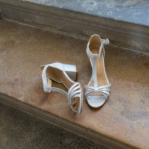 Sandale Chloé en irisé ivoire et fines paillettes argent