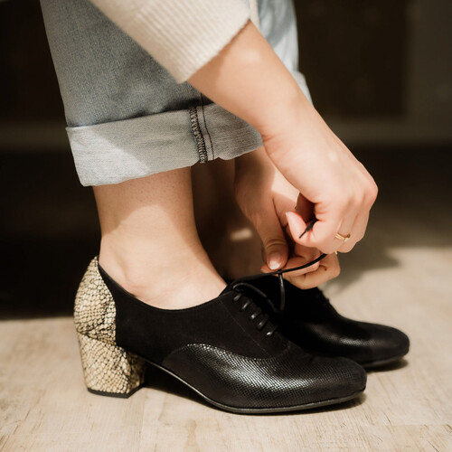 Richelieu à talons en velours et vipérine noire, python Richelieu à talons en velours et vipérine noire, python