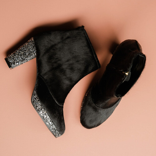 Bottine plateforme en poil noir, glitter chrome Bottine plateforme en poil noir, glitter chrome